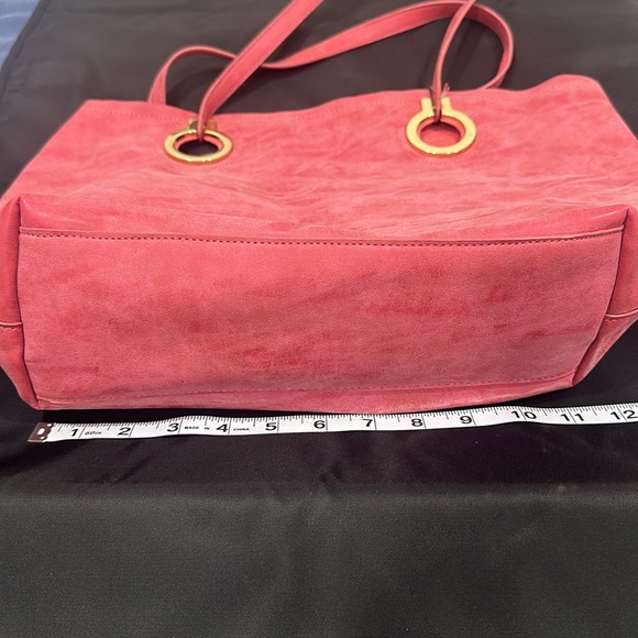 Pink tote in good used condition - Picture 4 of 9